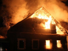 Под Волгоградом при пожаре в частном доме погибли мужчина и женщина 
