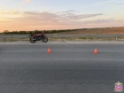Бабушка на внедорожнике отправила байкера в больницу под Волгоградом 