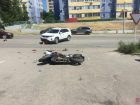 Мотоциклист выжил при столкновении с кроссовером в Волгограде