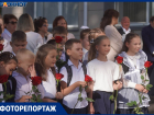 Невыспавшиеся первоклашки, много роз и ремонт за 119 млн: как в Волгограде прошло 1 сентября 