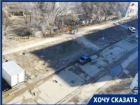Водители в ужасе от нашей дороги, - жительница дома по улице Петра Гончарова в Волгограде