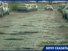  - Эта дорога не слышала шума дорожной техники лет 20, - житель поселка Ангарский в Волгограде