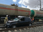 «Лада Калина» врезалась в грузовой состав на железнодорожном переезде под Камышином: погиб водитель