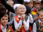 250 тысяч детей с бантами и букетами отправились 1 сентября в школы Волгоградской области