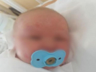 В Волгограде крошечный новорожденный ребенок остался без родителей