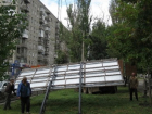 В Волгограде снесли 40 рекламных конструкций