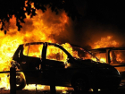 Nissan Pathfinder и Audi A4 сожгли дотла в Волжском
