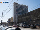 В Волгограде снова не смогли продать заброшенный Дом печати
