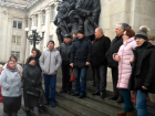 Украинскую песню хором исполнили на ступеньках вокзала Волгоград-1
