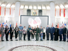 В Волгограде родным погибшим на Украине военным передали высокие награды