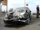Девушка на ВАЗе протаранила Mercedes-Benz на севере Волгограда