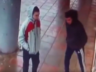 В Волгограде на видео попали двое подростков, похитивших деньги волонтеров
