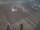 Иномарки отбросило на «зебру» с пешеходами в центре Волгограда – видео
