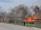Пожары в пяти метрах от детского сада в Волгограде грозят угробить детей