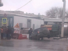 Водитель Toyota Rav-4 провалился в асфальт на набережной Волгограда