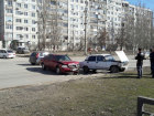 На западе Волгограда столкнулись «семерка» и Mercedes