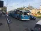 41-летняя жительница Волгограда сломала ногу в троллейбусе