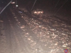 Водитель и пассажир «Лады Калины» погибли под колесами фуры в Волгоградской области 