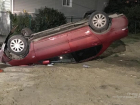 Красное авто рухнуло на крышу под Волгоградом