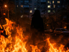 Волгоградку облили бензином и подожгли во дворе многоэтажки