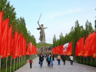 9 мая Волгоград украсят 300 алых флагов и вымпелы в виде ордена Победы