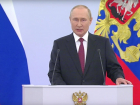 «Врут, как Геббельс»: 10 ярких цитат Путина с исторического обращения в Кремле