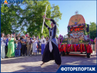 Колесница счастья прокатилась по центру Волгограда