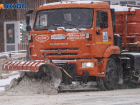 На дорогах Волгограда рассыпали более тысячи тонн реагентов 