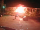 Поджог военкомата вместе с автомобилем под Волгоградом попал на видео