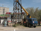 В двух районах Волгограда демонтировали десяток незаконных ларьков