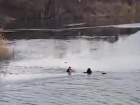 Спасение тонущего в ледяной реке школьника под Волгоградом попало на видео