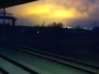 Пассажиров поезда напугал густой дым и зарево над городом-спутником Волгограда