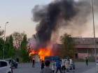 В Волгограде бушует пожар недалеко от ТРЦ «Европа Сити Молл»: видео