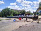 Рабочие повредили трубу на месте провала с маршруткой в Волгограде