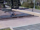 Опубликовано видео с греющим на Вечном огне в Волгограде воду туристом из Екатеринбурга