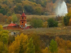 В пойме реки Царица в Волгограде забил незапланированный фонтан