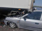 Отвлекшийся водитель Hyundai влетел под фуру в Волгограде