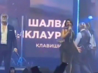 Эффектную брюнетку рядом с Валерием Меладзе назвали большой угрозой для брака с Джанабаевой