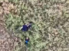 Прятавшиеся в траве перепуганные люди попали на камеру дрона под Волгоградом