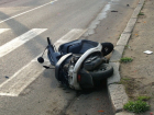 Под Волгоградом водитель скутера влетел в Mercedes-Benz и погиб