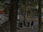 Окровавленное тело женщины нашли в центре Волгограда