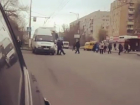 Маршрутчик палкой избил водителя автобуса №25 в Волгограде: видео