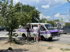 «Не успели возложить цветы к Родине-матери»: в центре Волгограда сломался ретро-автобус благотворительного фонда