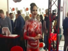 Волгоградский «Красный Октябрь» привел на выставку голую девушку