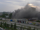 Неизвестные подожгли заброшенный недострой на западе Волгограда