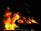 Toyota Camry сгорела ночью в Ворошиловском районе Волгограда