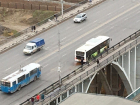 Кипящий автобус "Питеравто" не смог преодолеть мост в Волгограде