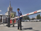Автовладельцы платят "дань" в двойном размере за парковку у жд вокзала Волгограда