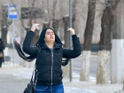 Студенток ВолГУ заставляют снимать украшения и смывать макияж
