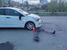Подросток на электросамокате попал под колёса иномарки в Волгограде: видео